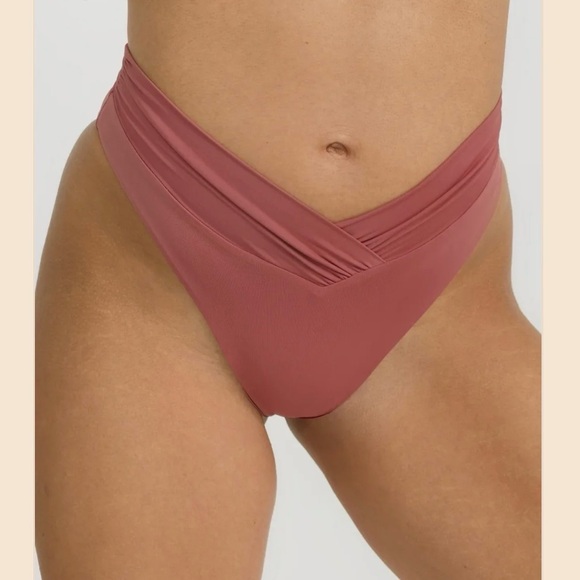 RIOT SWIM IAN TOP AND PICO BOTTOM ROUGE - Picture 5 of 6